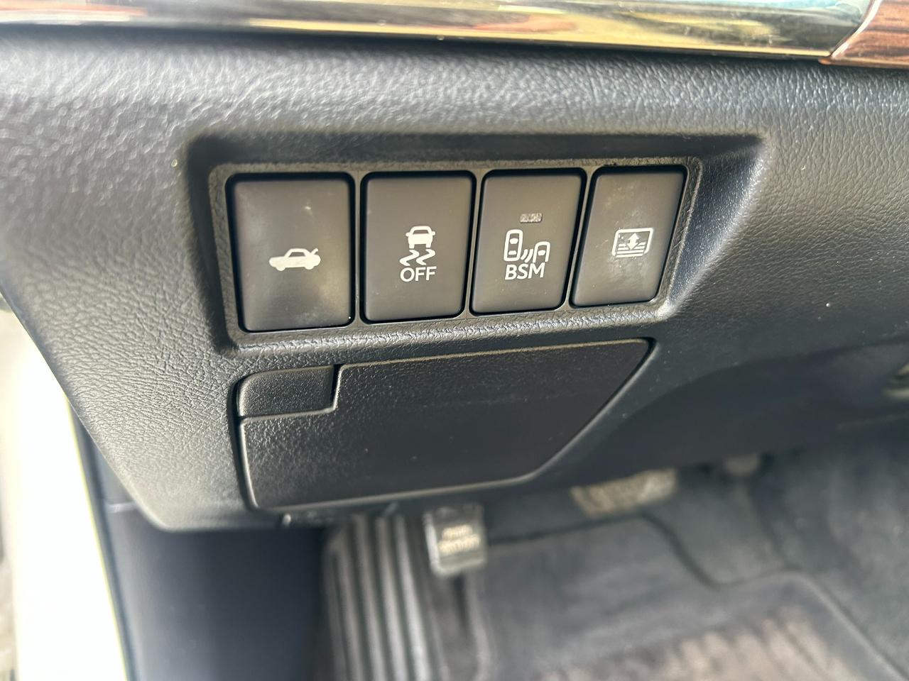 Toyota Avalon Hybrid Limited 2014