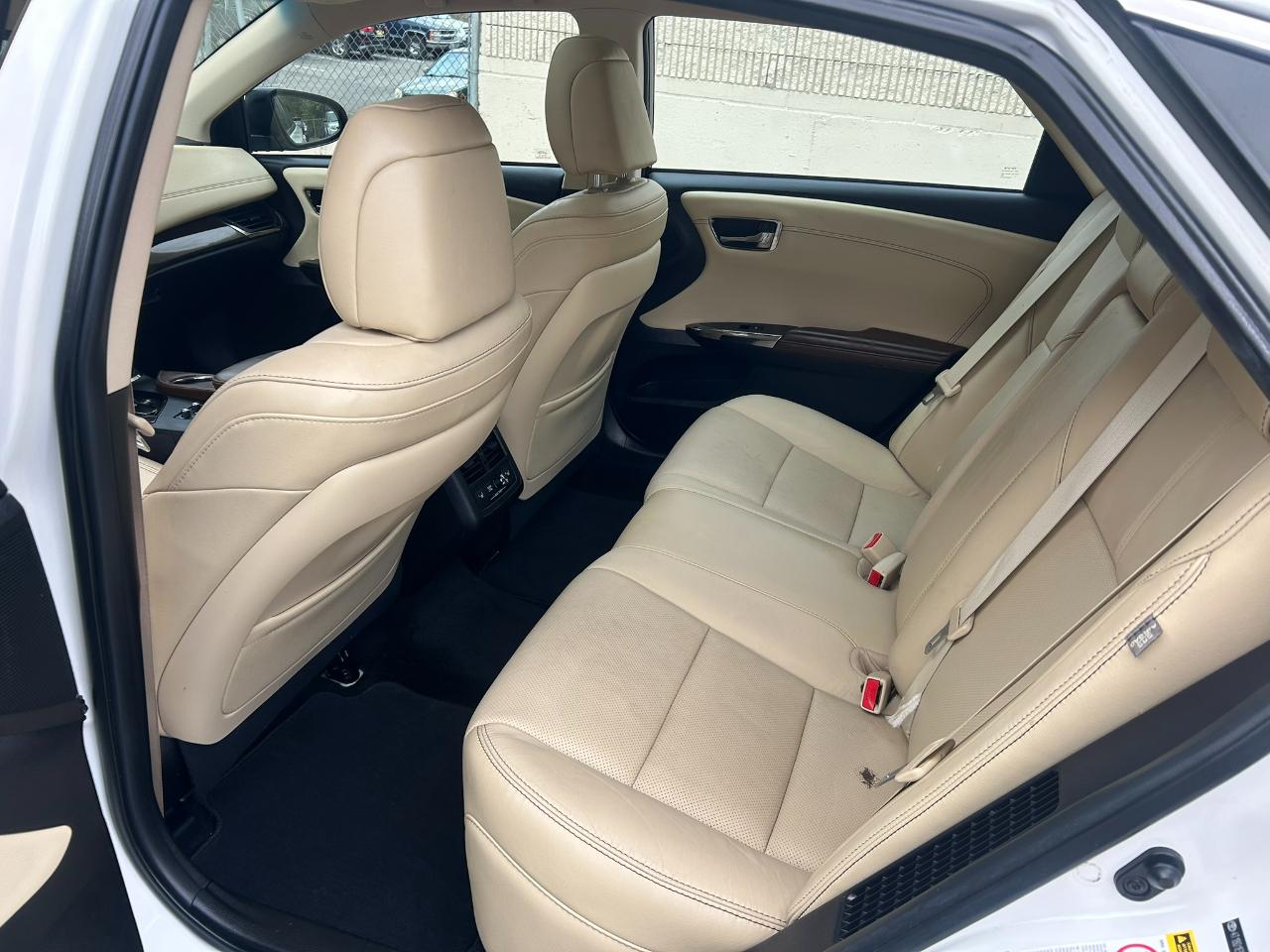 Toyota Avalon Hybrid Limited 2014