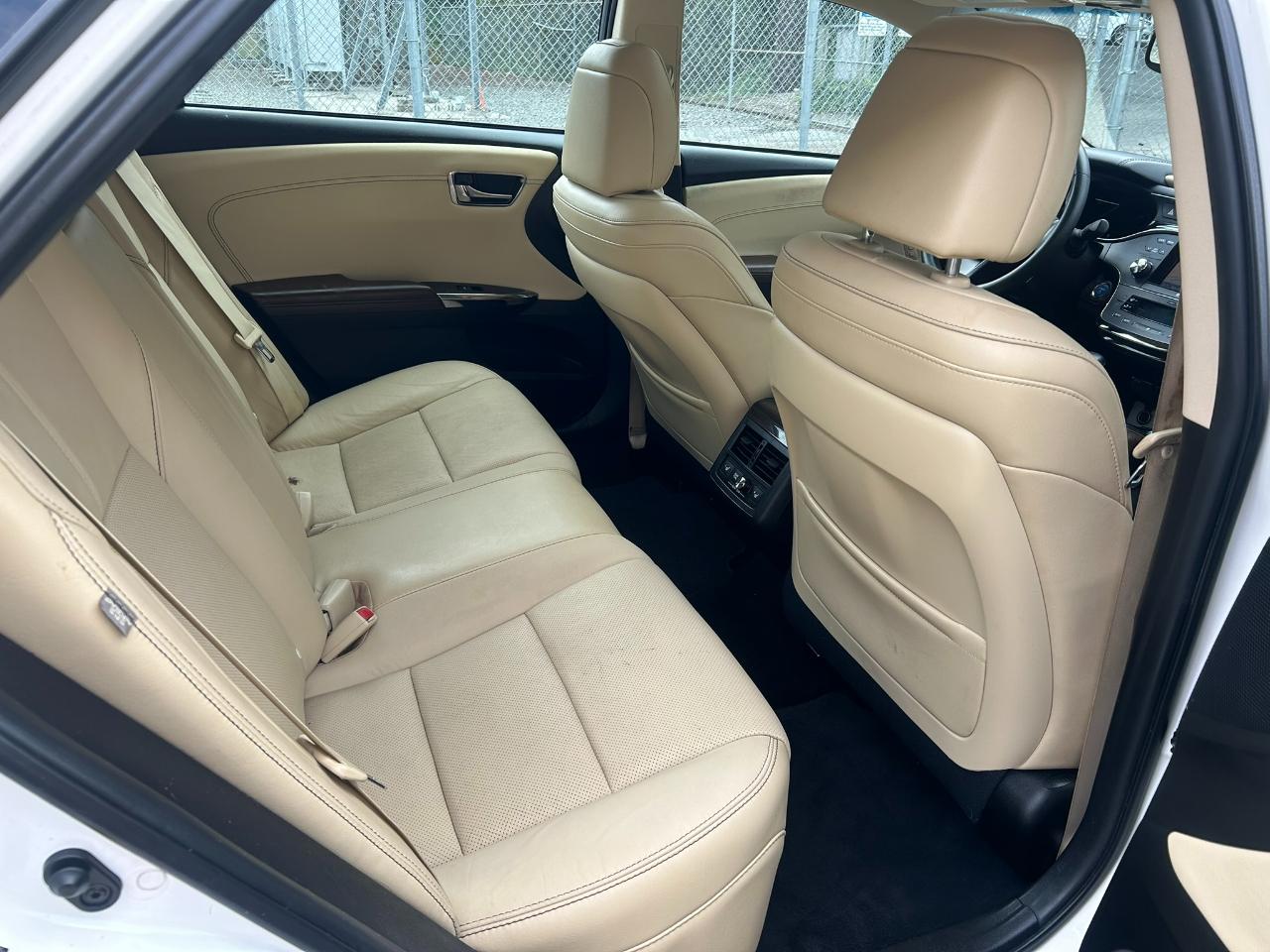 Toyota Avalon Hybrid Limited 2014