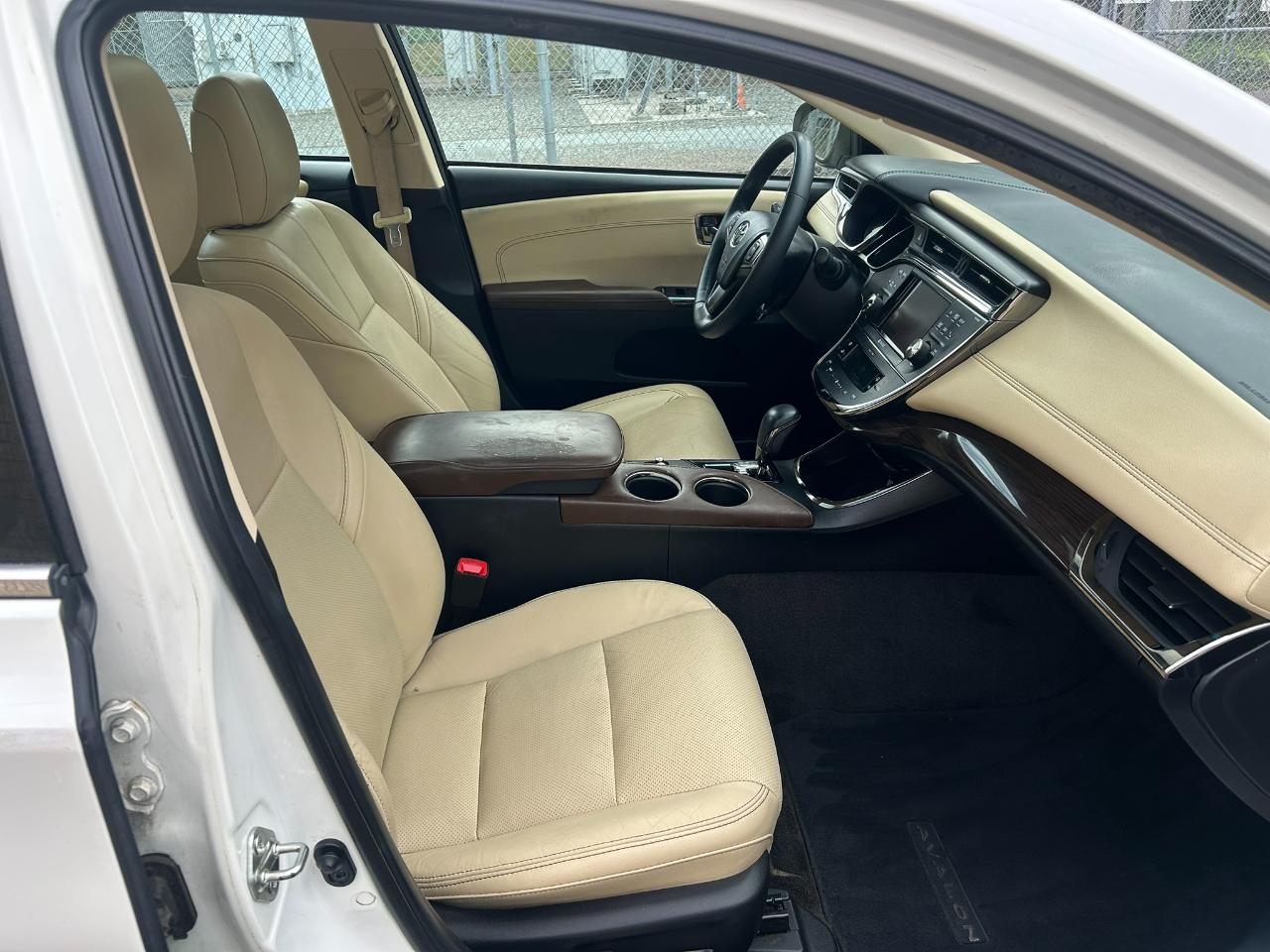Toyota Avalon Hybrid Limited 2014