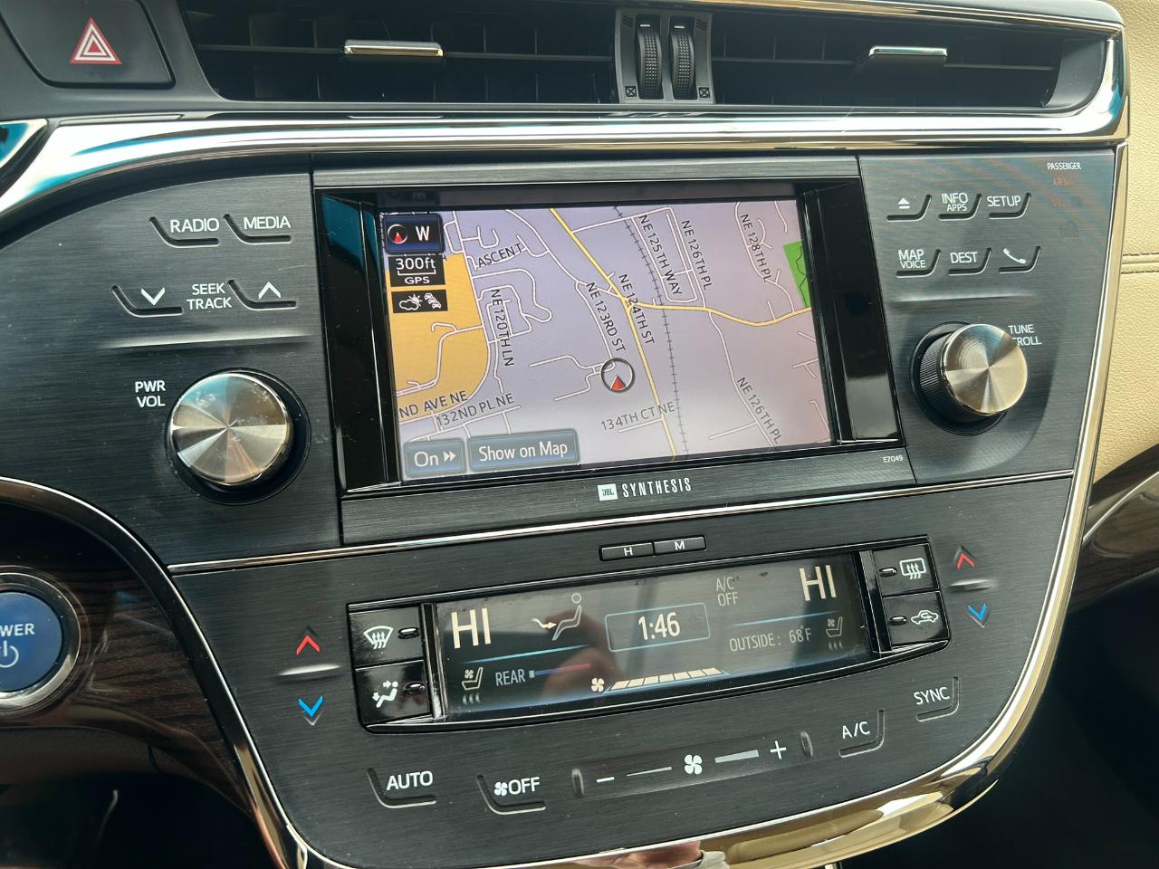 Toyota Avalon Hybrid Limited 2014