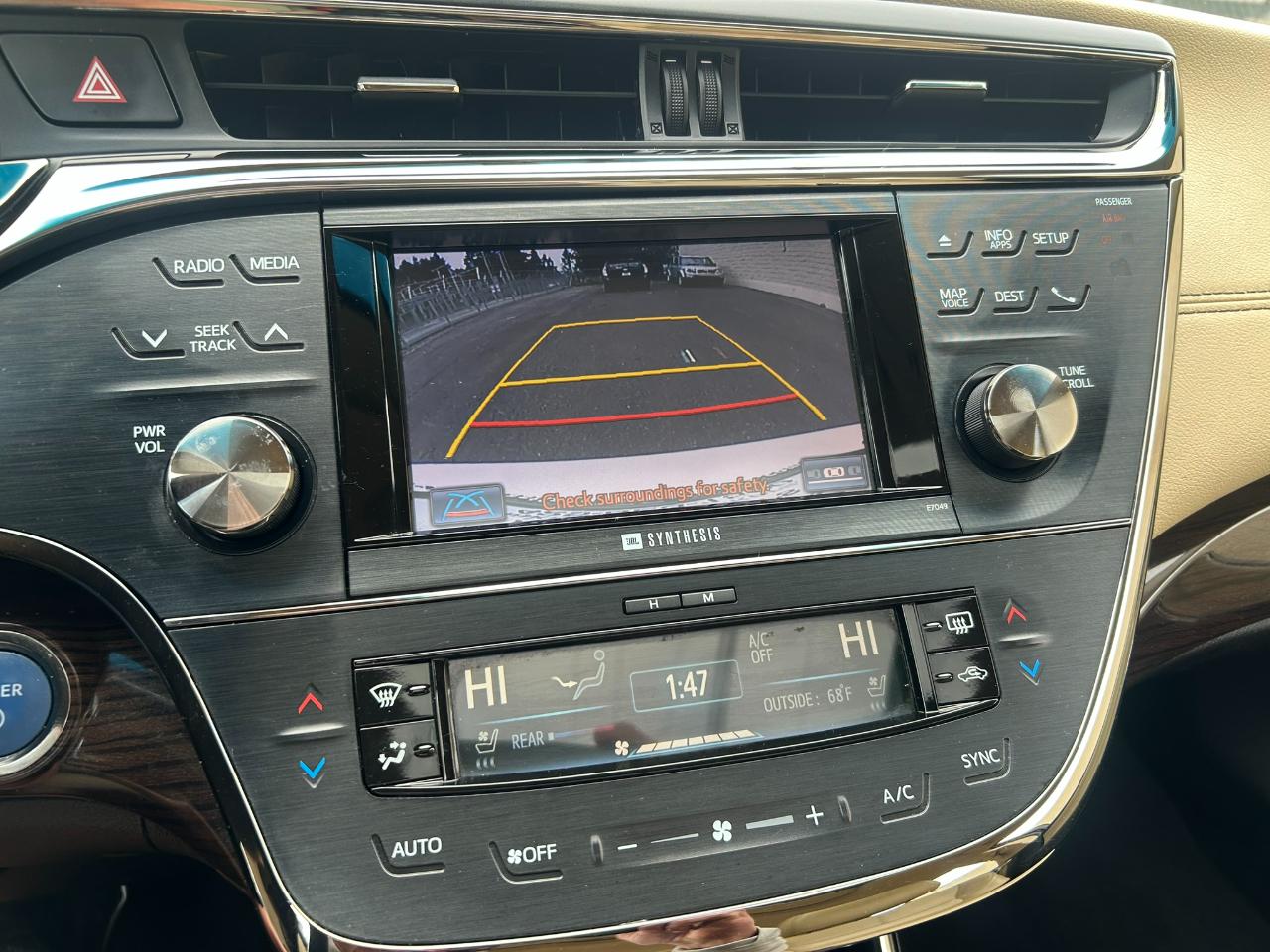 Toyota Avalon Hybrid Limited 2014