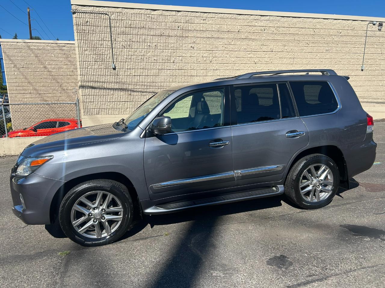 Lexus LX 570 Sport Utility 2013