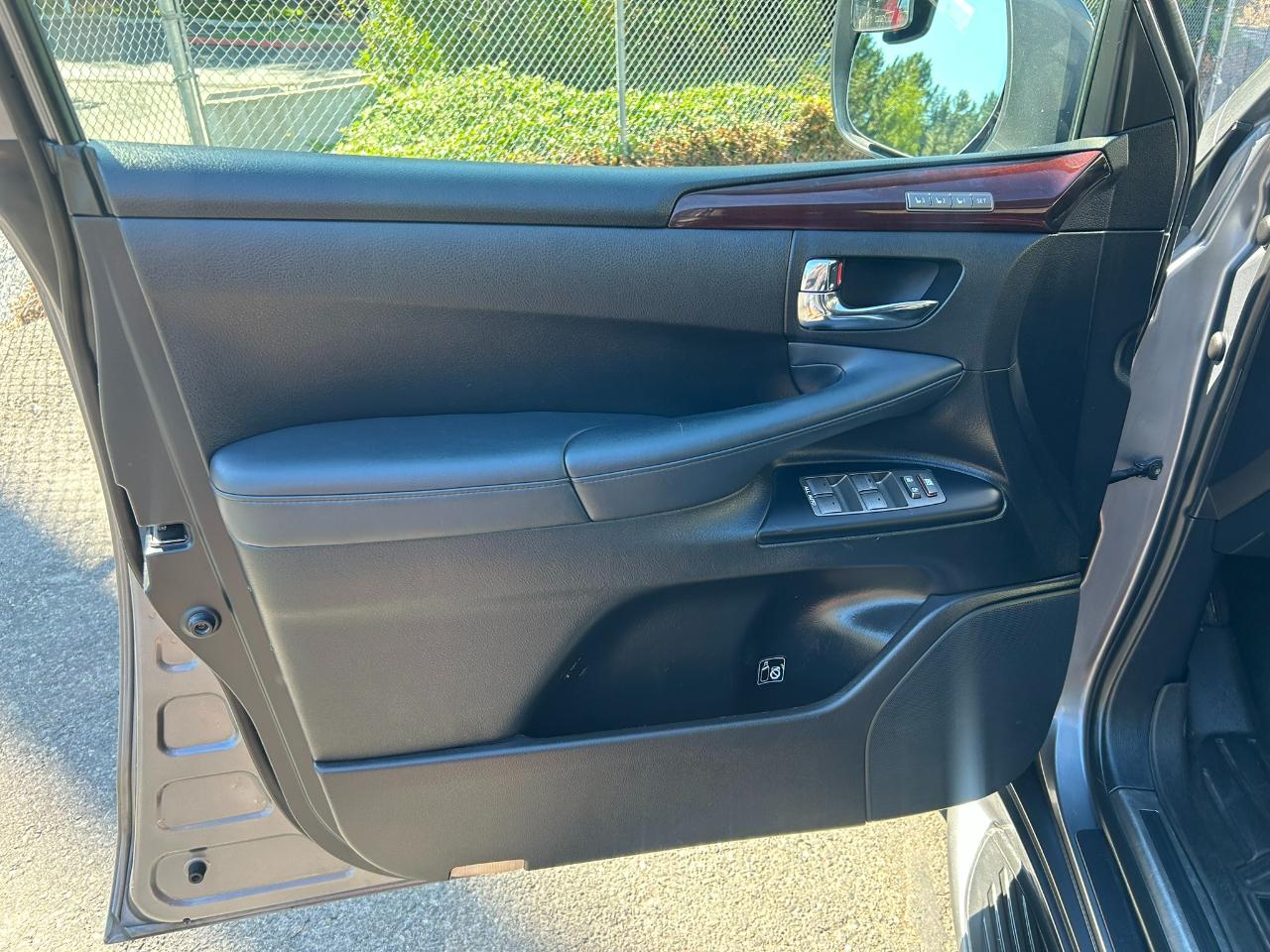 Lexus LX 570 Sport Utility 2013