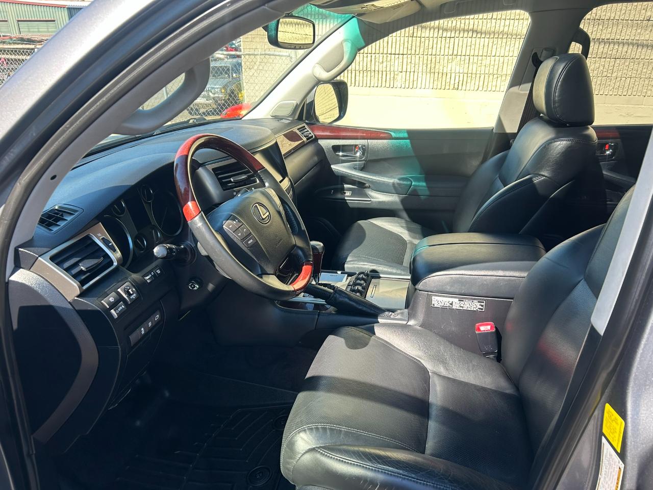 Lexus LX 570 Sport Utility 2013