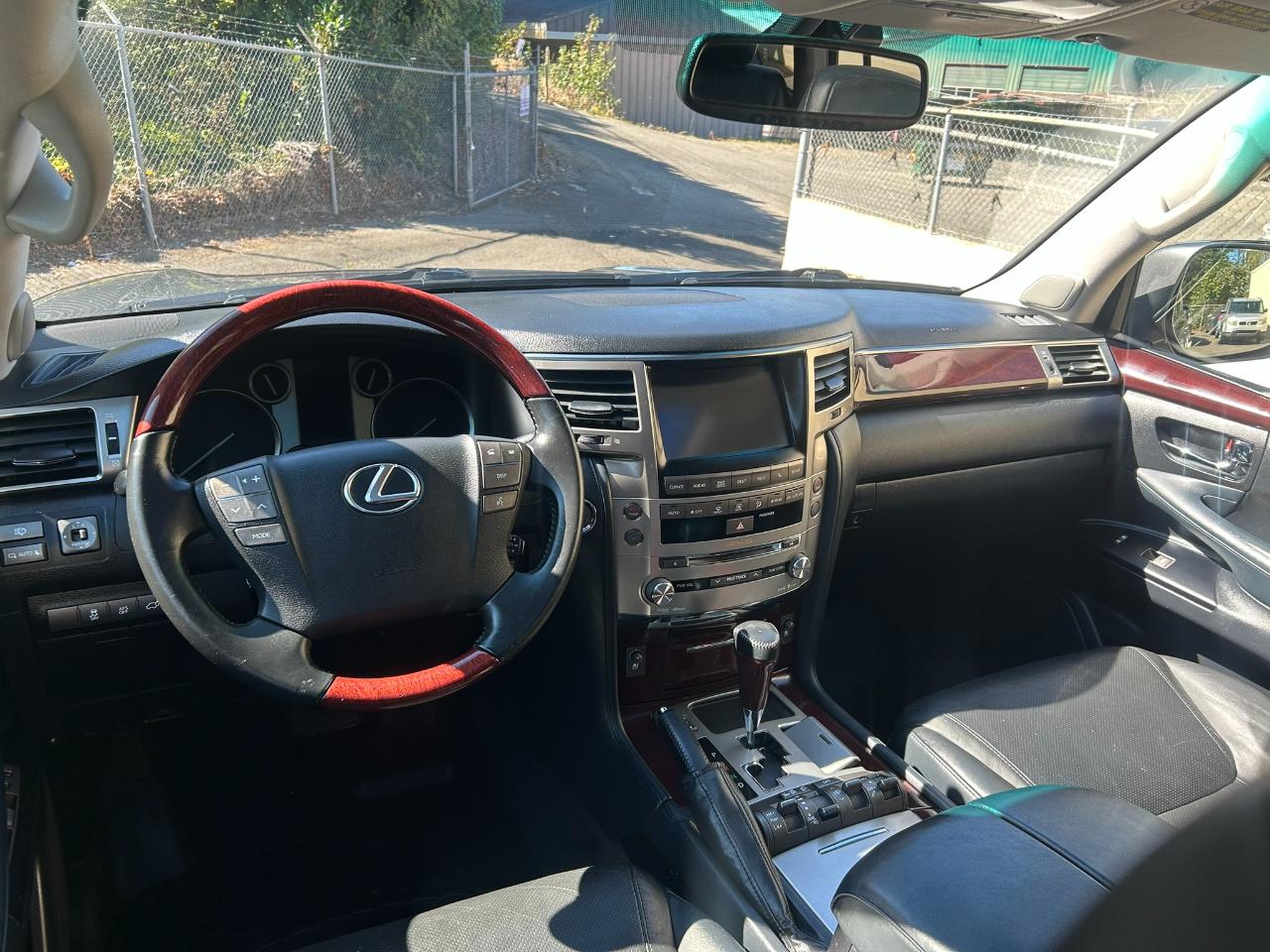 Lexus LX 570 Sport Utility 2013