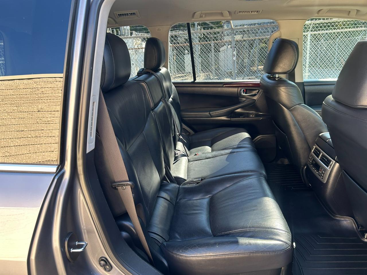 Lexus LX 570 Sport Utility 2013