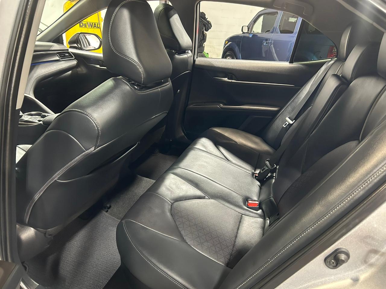 Toyota Camry Hybrid XSE 2022