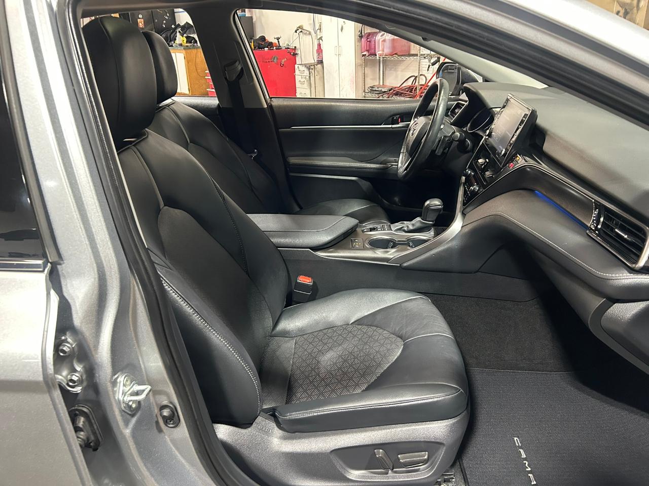 Toyota Camry Hybrid XSE 2022