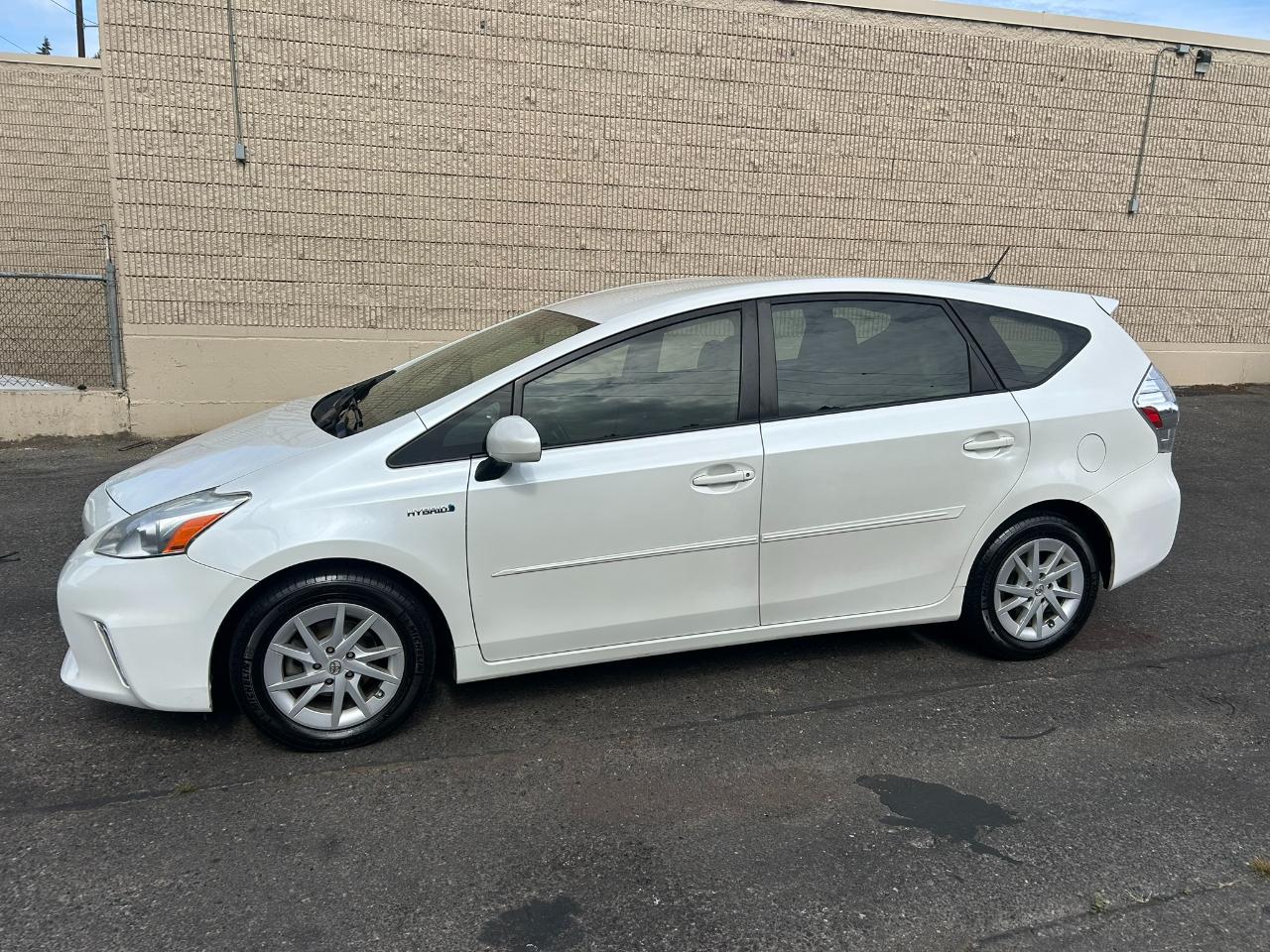 Toyota Prius V Three 2012