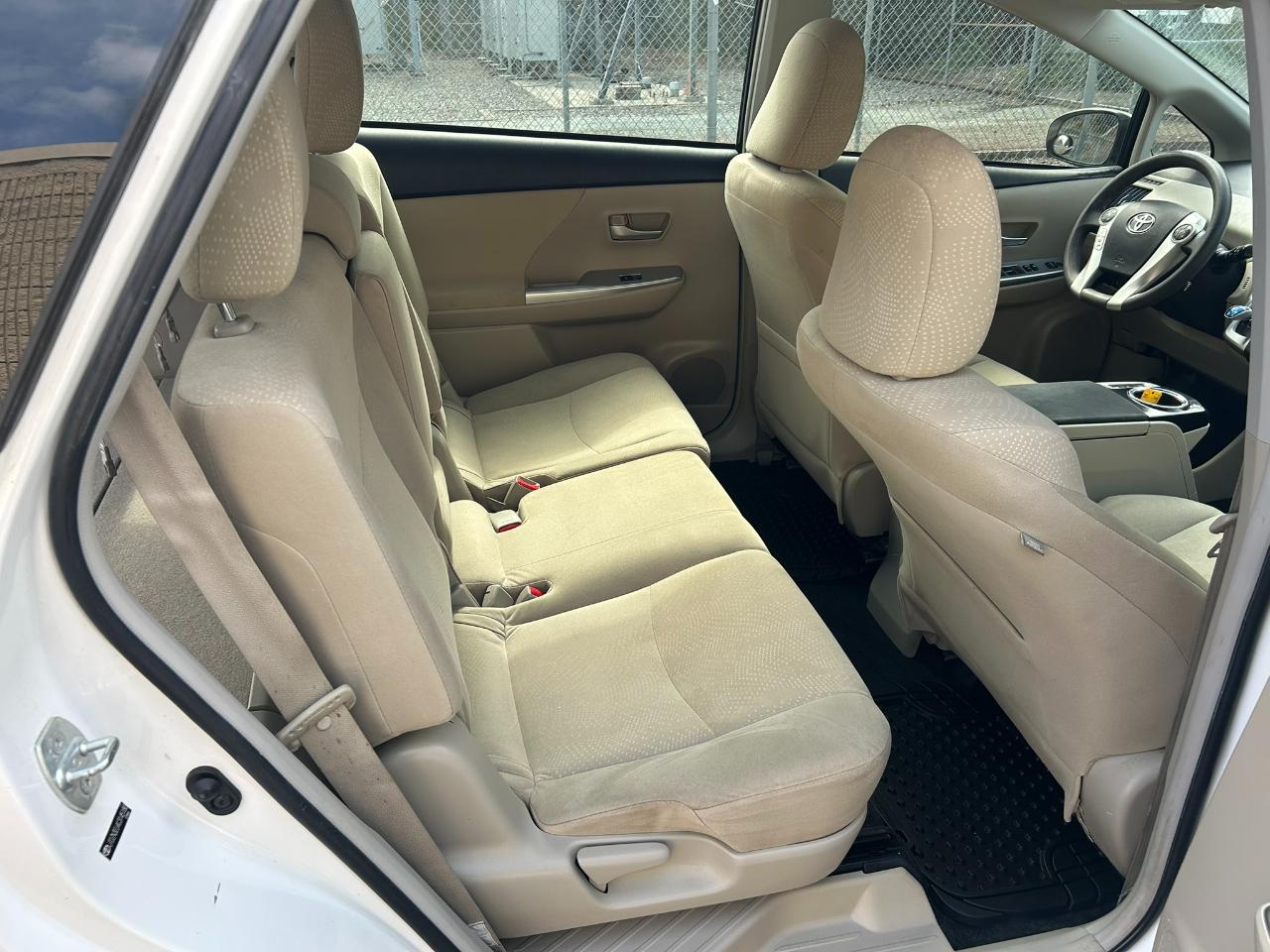 Toyota Prius V Three 2012