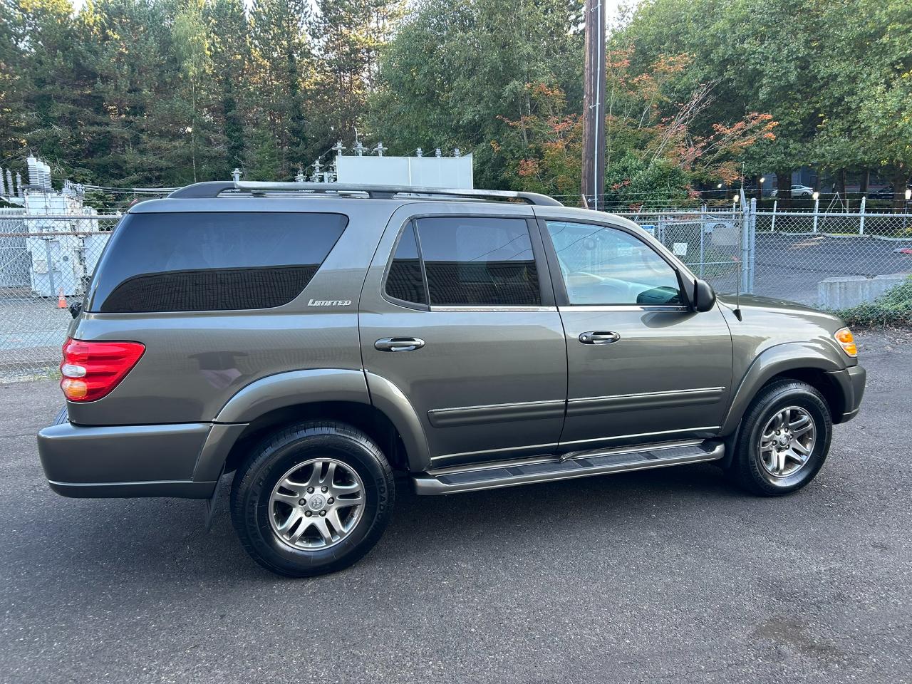 Toyota Sequoia Limited 4WD 2004