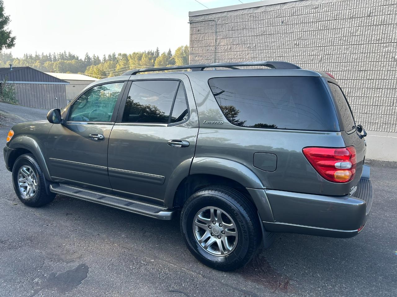 Toyota Sequoia Limited 4WD 2004