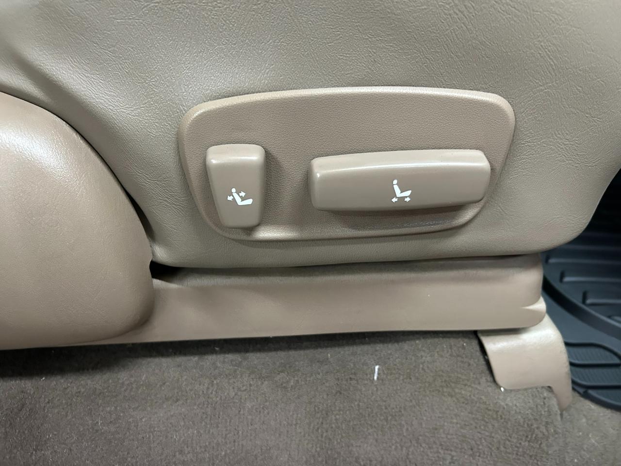 Toyota Sequoia Limited 4WD 2004