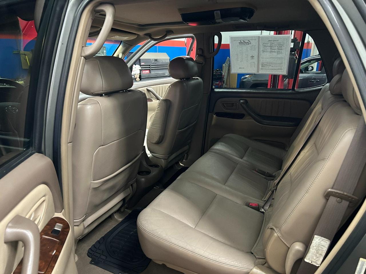 Toyota Sequoia Limited 4WD 2004