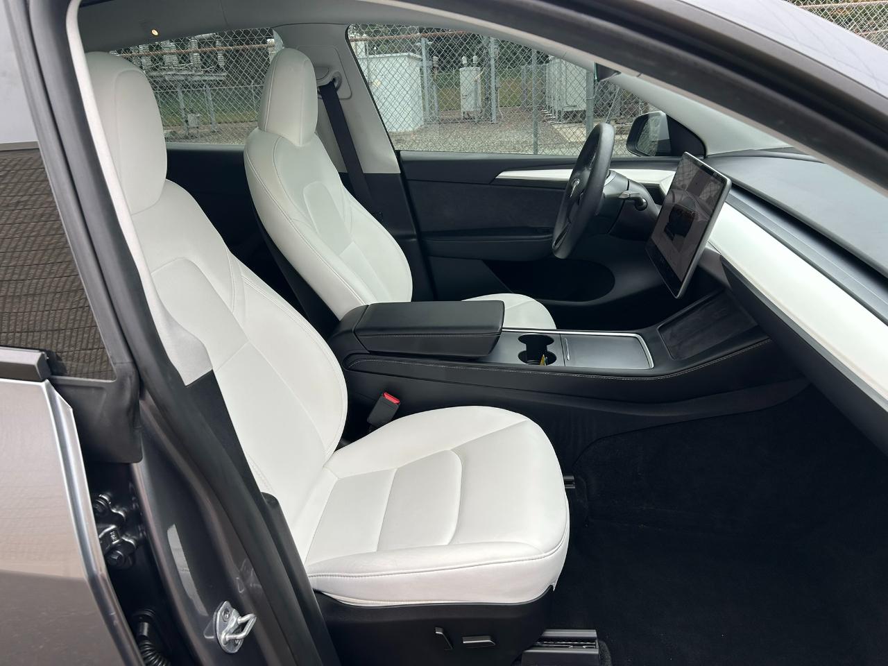 Tesla Model Y Long Range AWD 2024