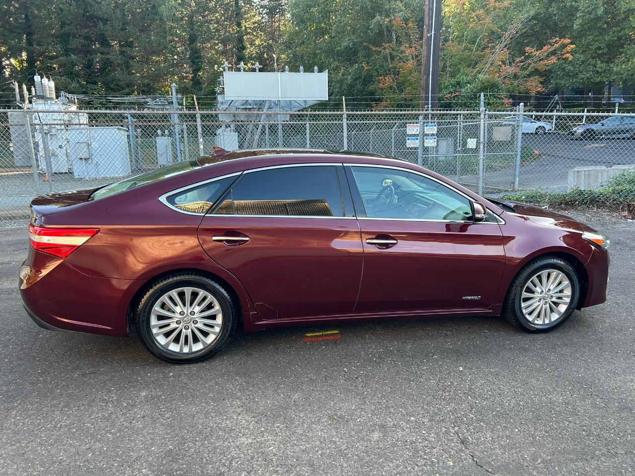 Toyota Avalon Hybrid XLE Premium 2013