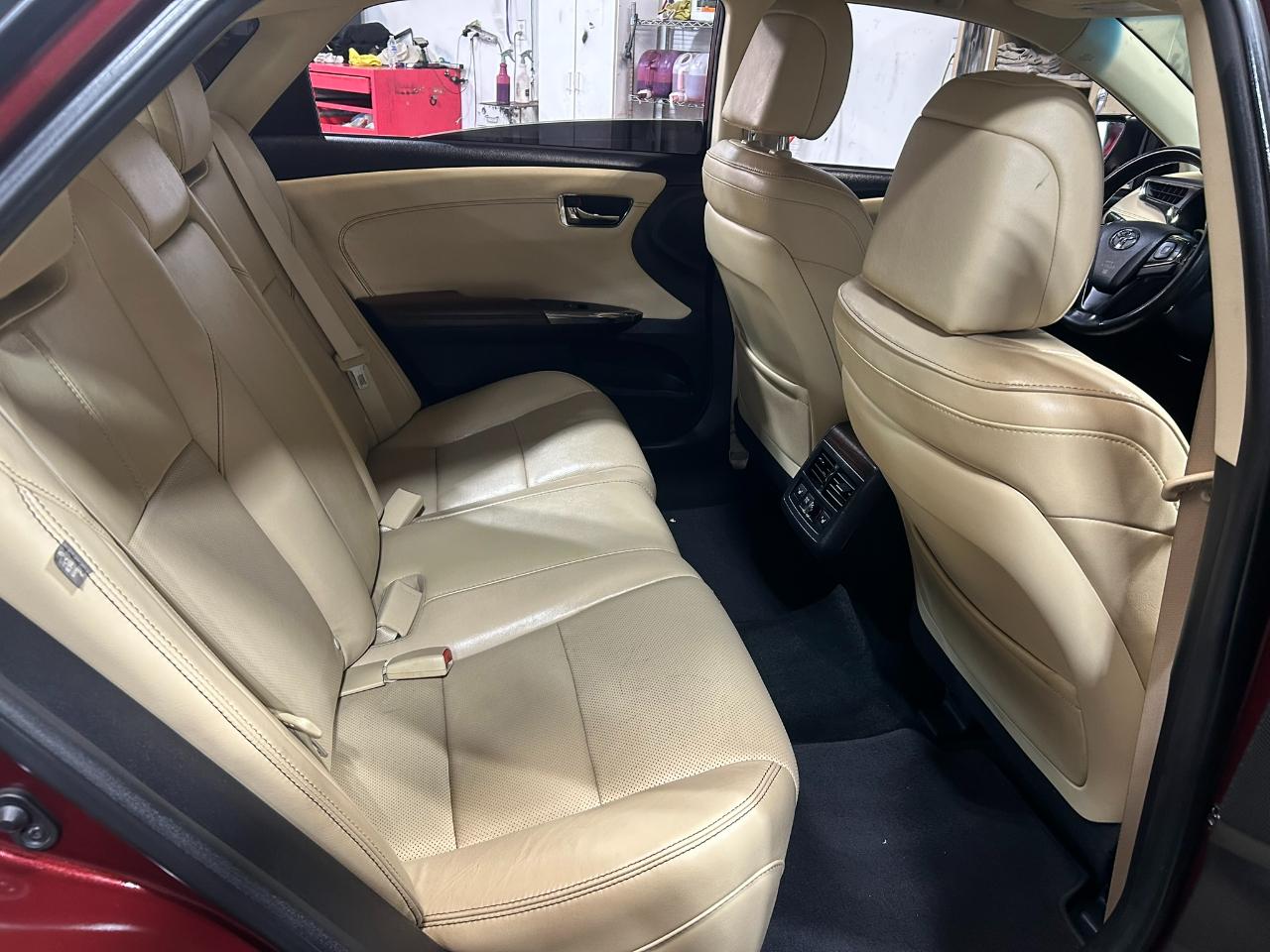Toyota Avalon Hybrid XLE Premium 2013