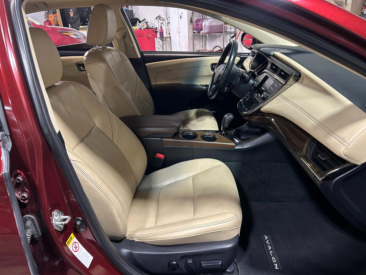 Toyota Avalon Hybrid XLE Premium 2013
