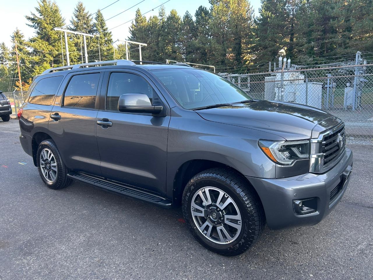 Toyota Sequoia SR5 5.7L 4WD 2018