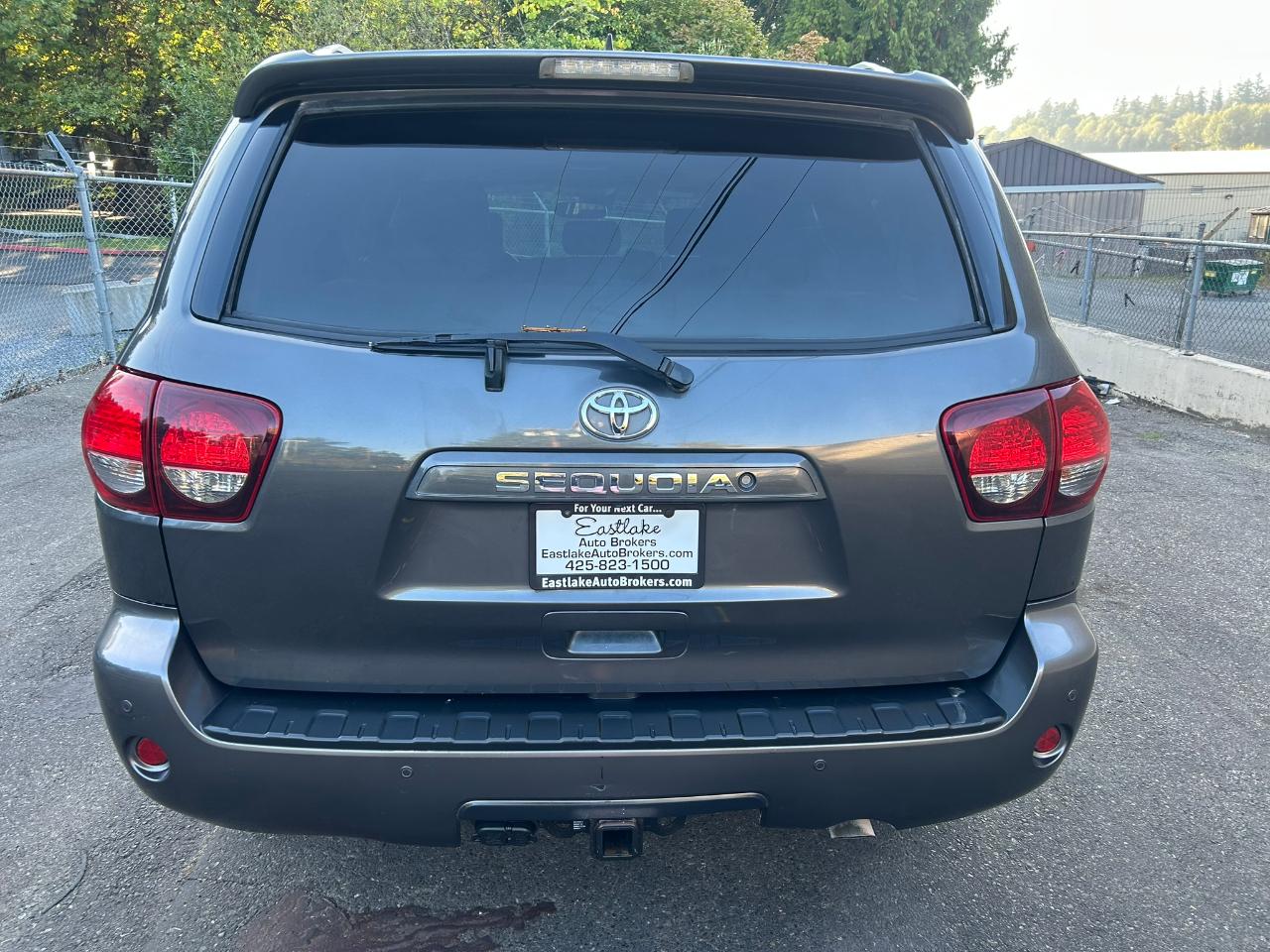Toyota Sequoia SR5 5.7L 4WD 2018
