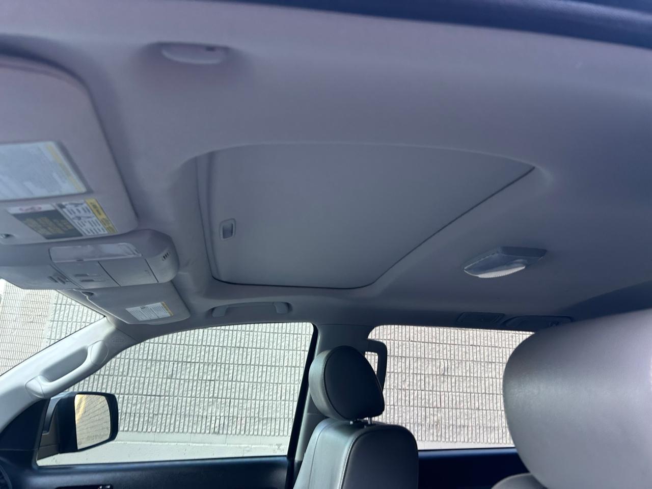 Toyota Sequoia SR5 5.7L 4WD 2018