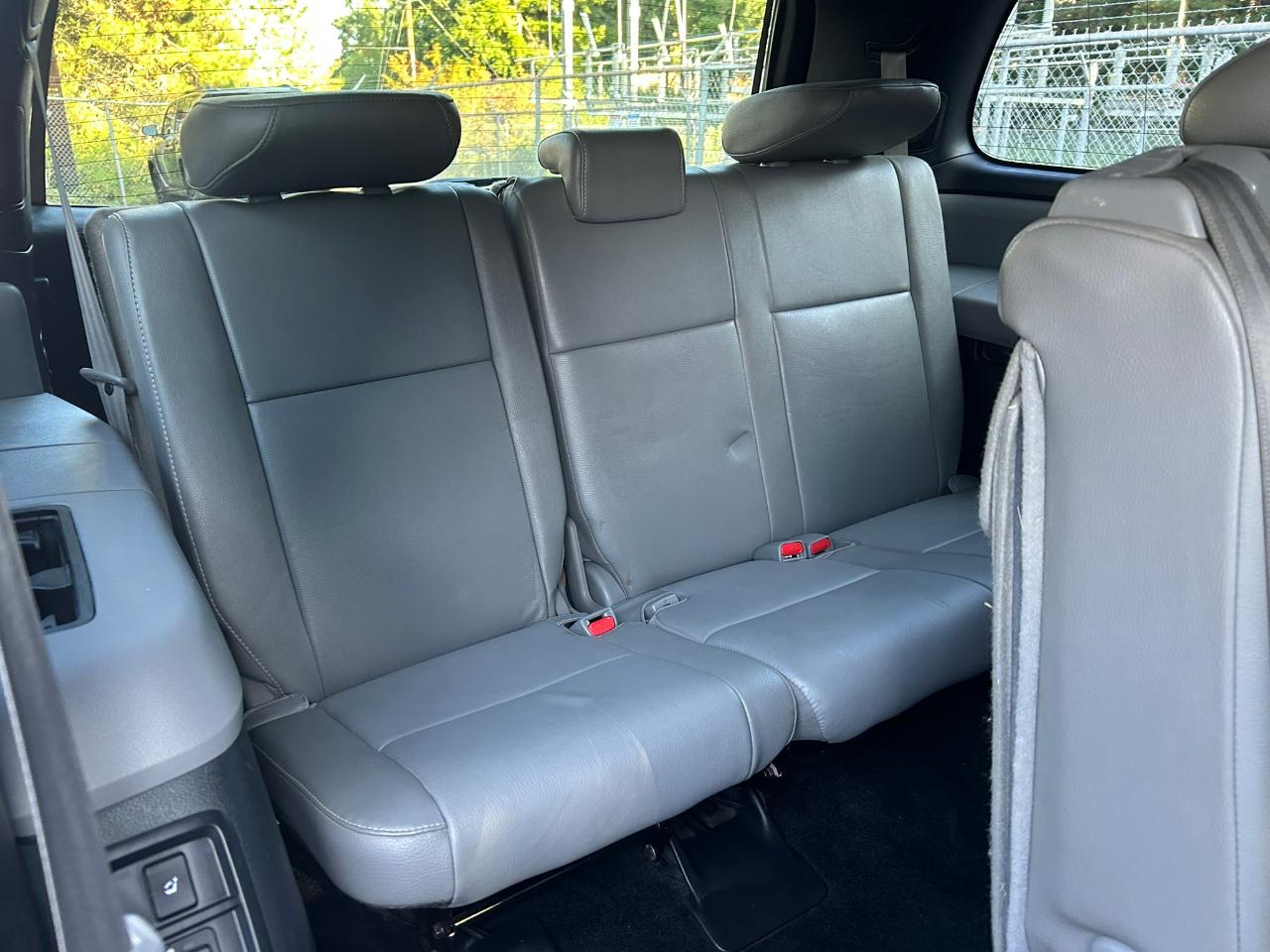 Toyota Sequoia SR5 5.7L 4WD 2018
