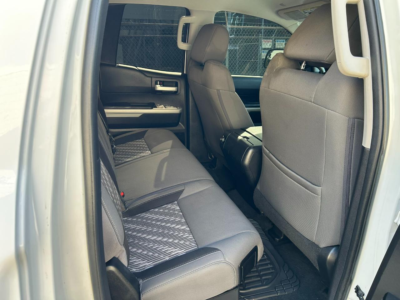 Toyota Tundra SR5 5.7L V8 FFV Double Cab 4WD 2019