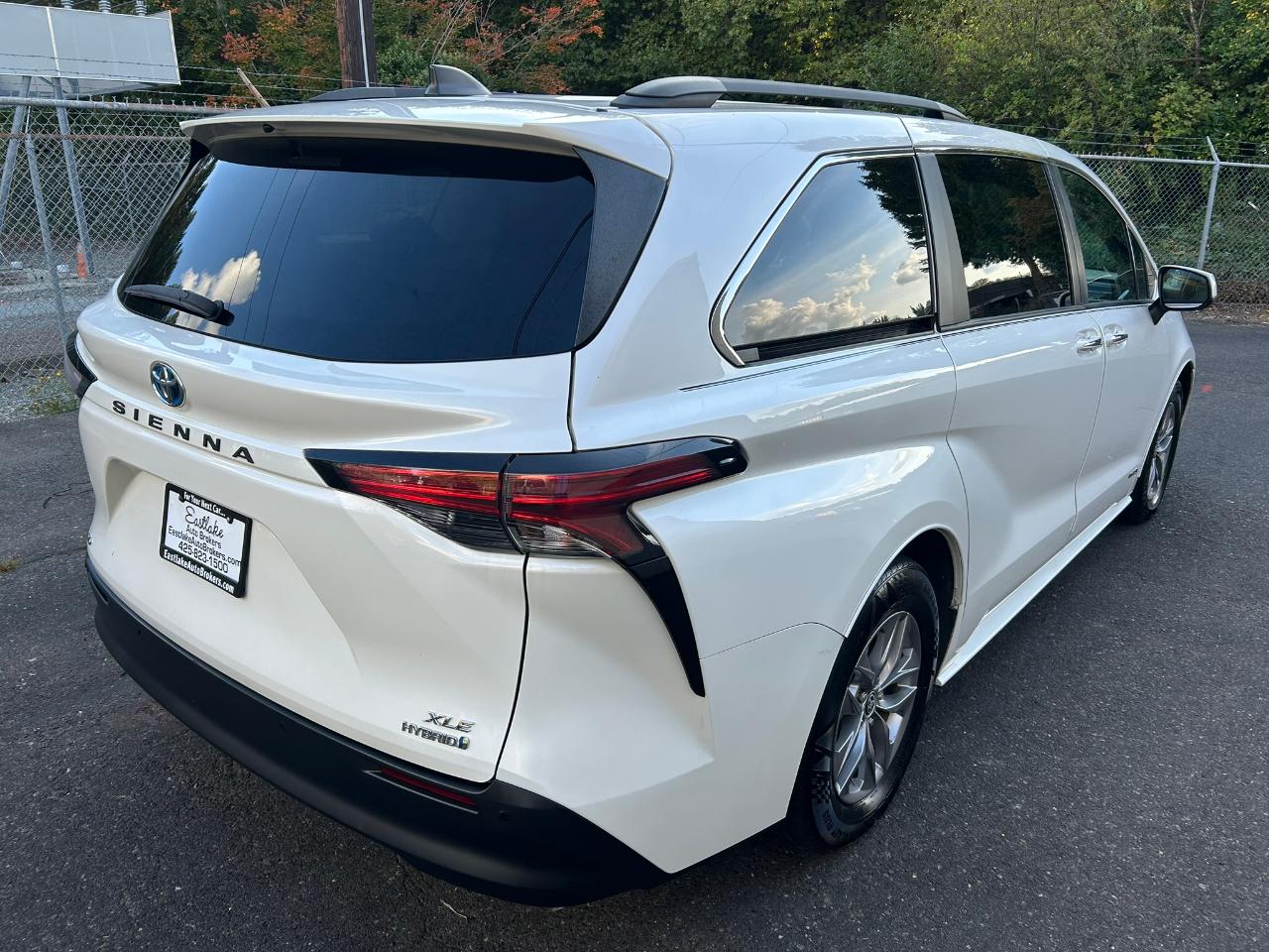 Toyota Sienna XLE 7-Passenger AWD 2021