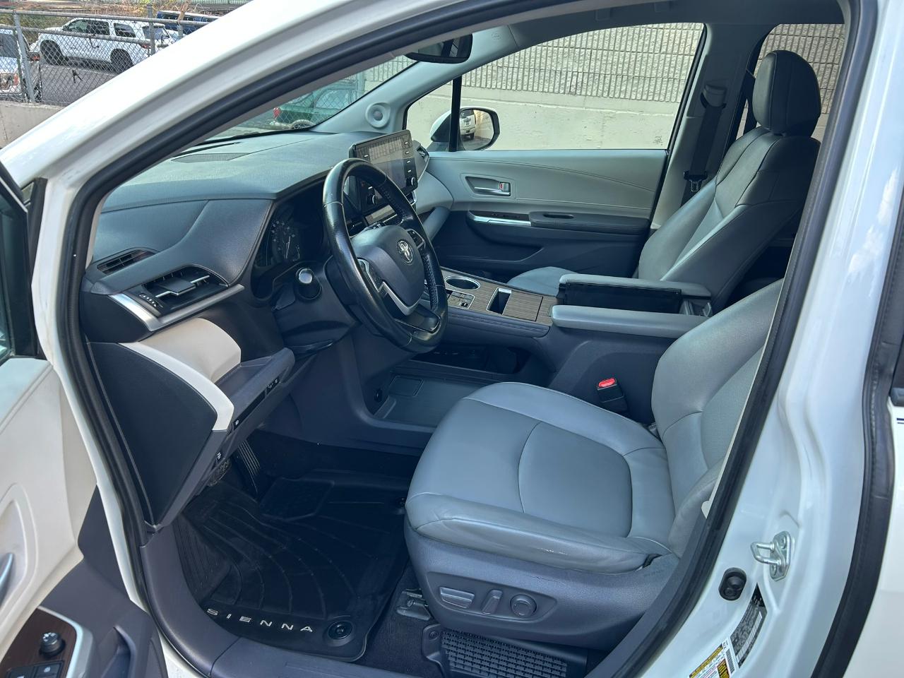 Toyota Sienna XLE 7-Passenger AWD 2021
