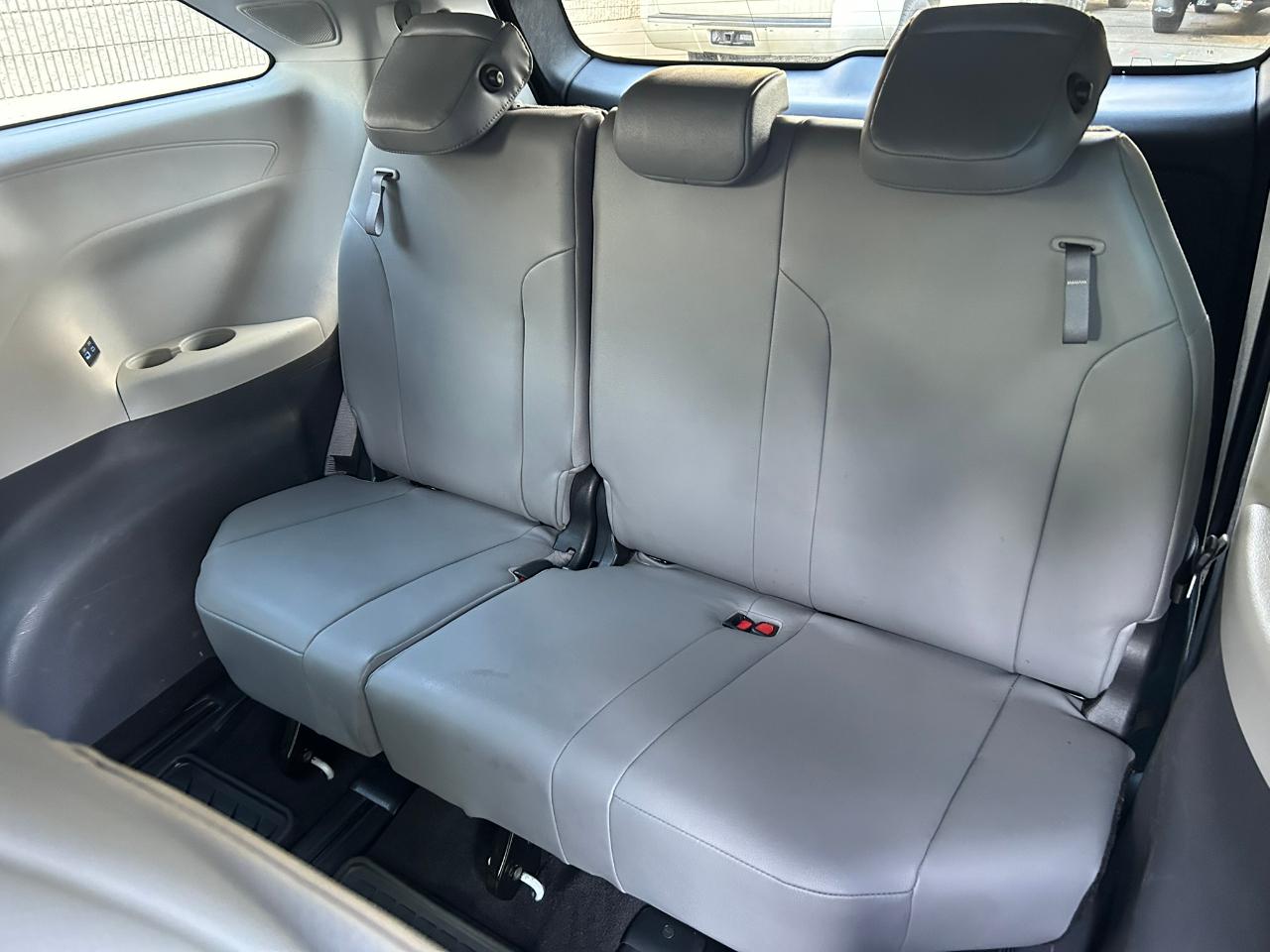 Toyota Sienna XLE 7-Passenger AWD 2021