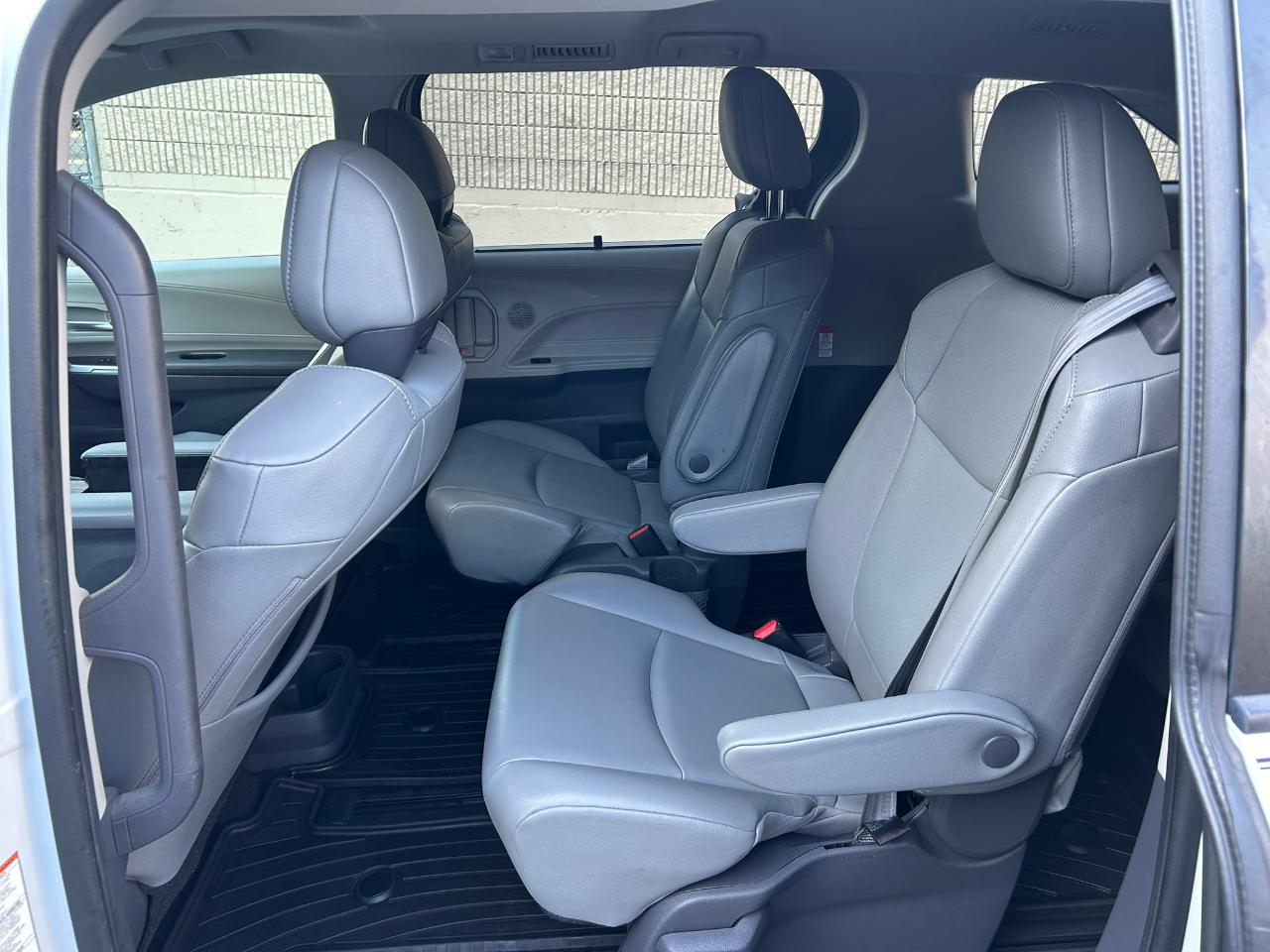 Toyota Sienna XLE 7-Passenger AWD 2021