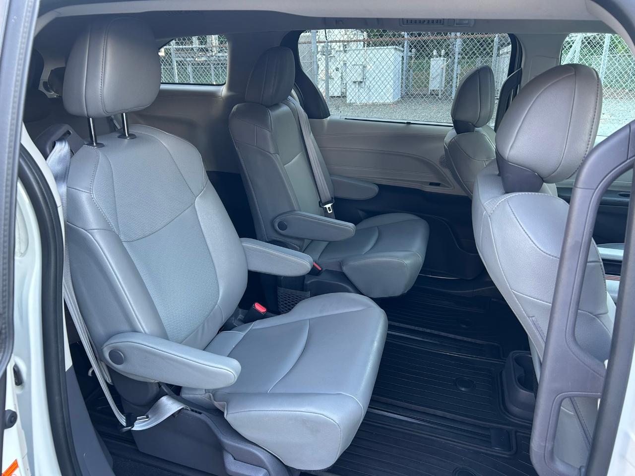 Toyota Sienna XLE 7-Passenger AWD 2021