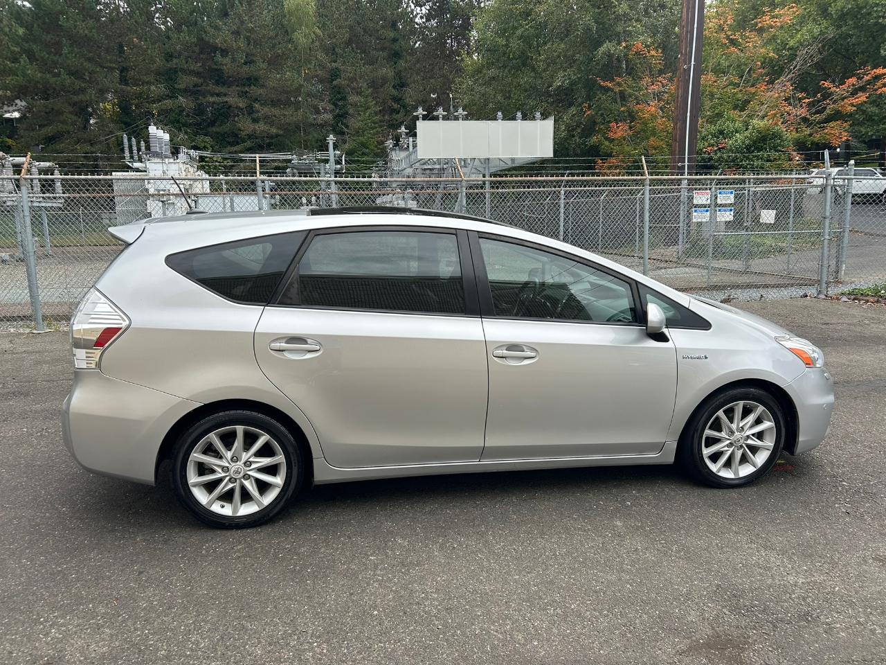 Toyota Prius V Five 2012