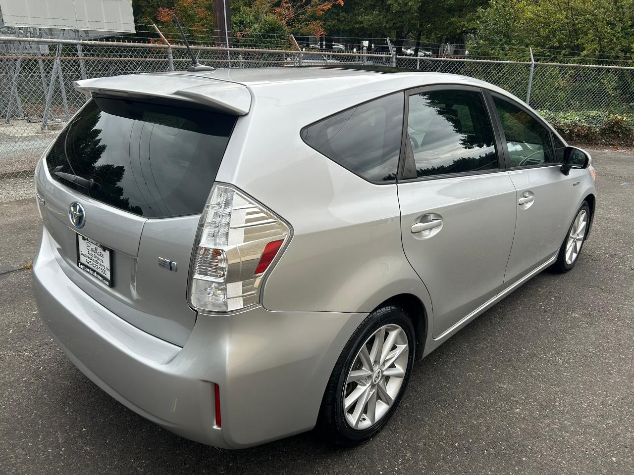Toyota Prius V Five 2012
