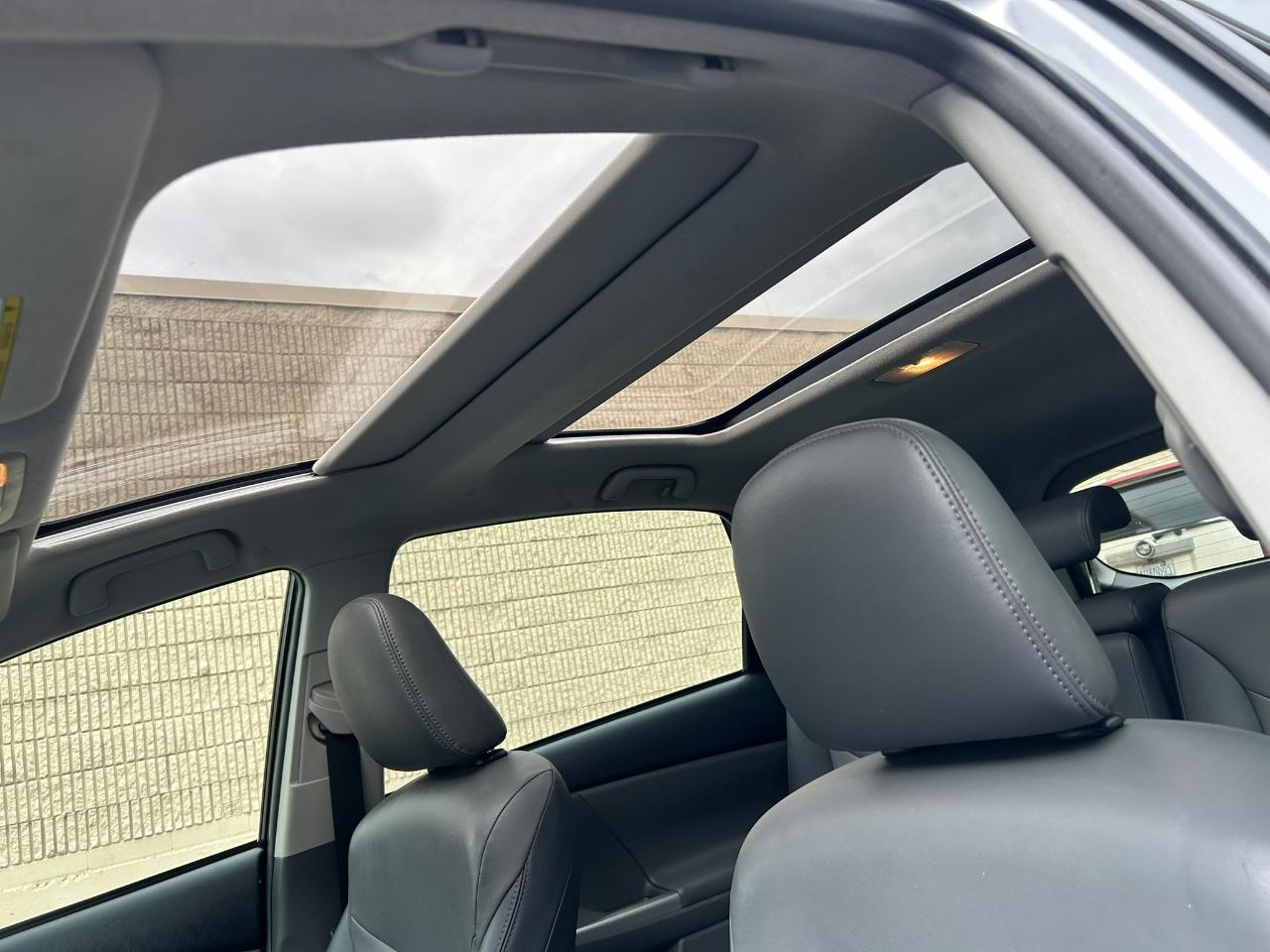 Toyota Prius V Five 2012
