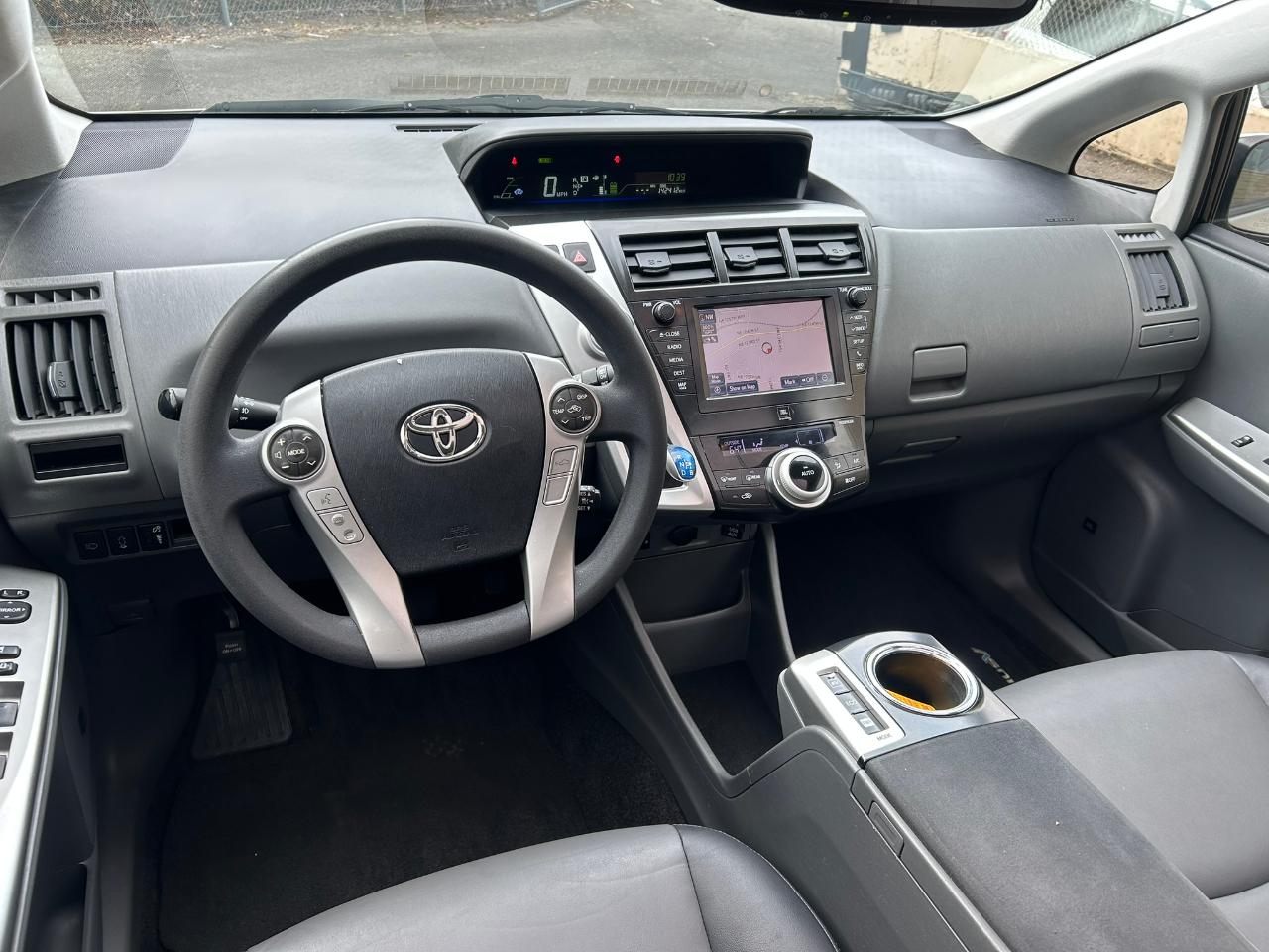 Toyota Prius V Five 2012