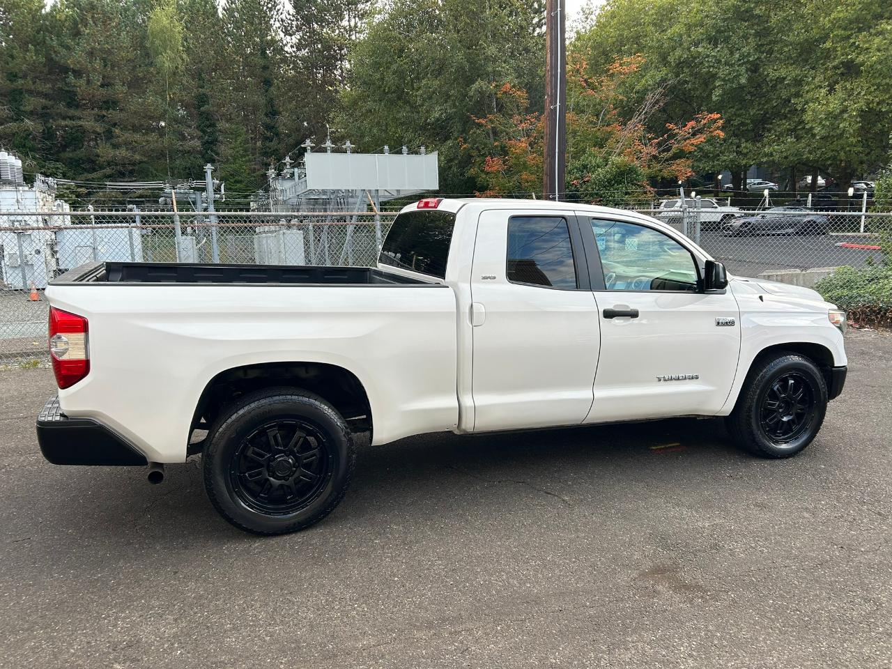 Toyota Tundra SR5 5.7L V8 FFV Double Cab 4WD 2018