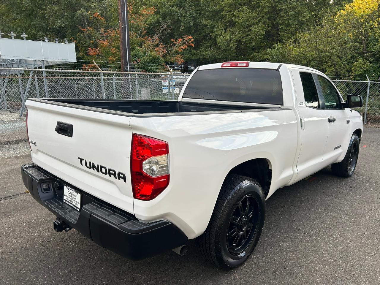 Toyota Tundra SR5 5.7L V8 FFV Double Cab 4WD 2018