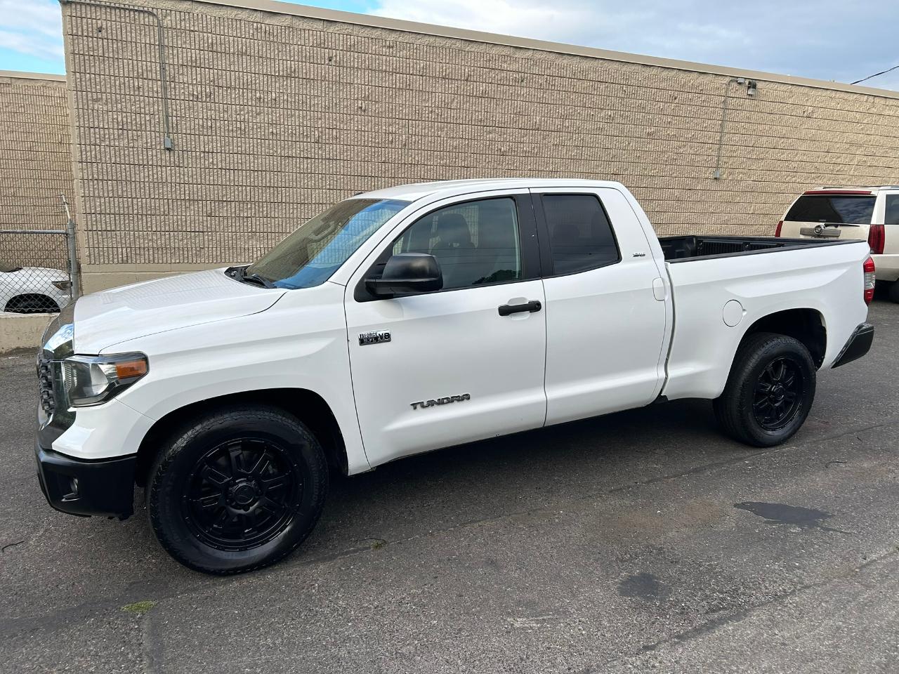 Toyota Tundra SR5 5.7L V8 FFV Double Cab 4WD 2018