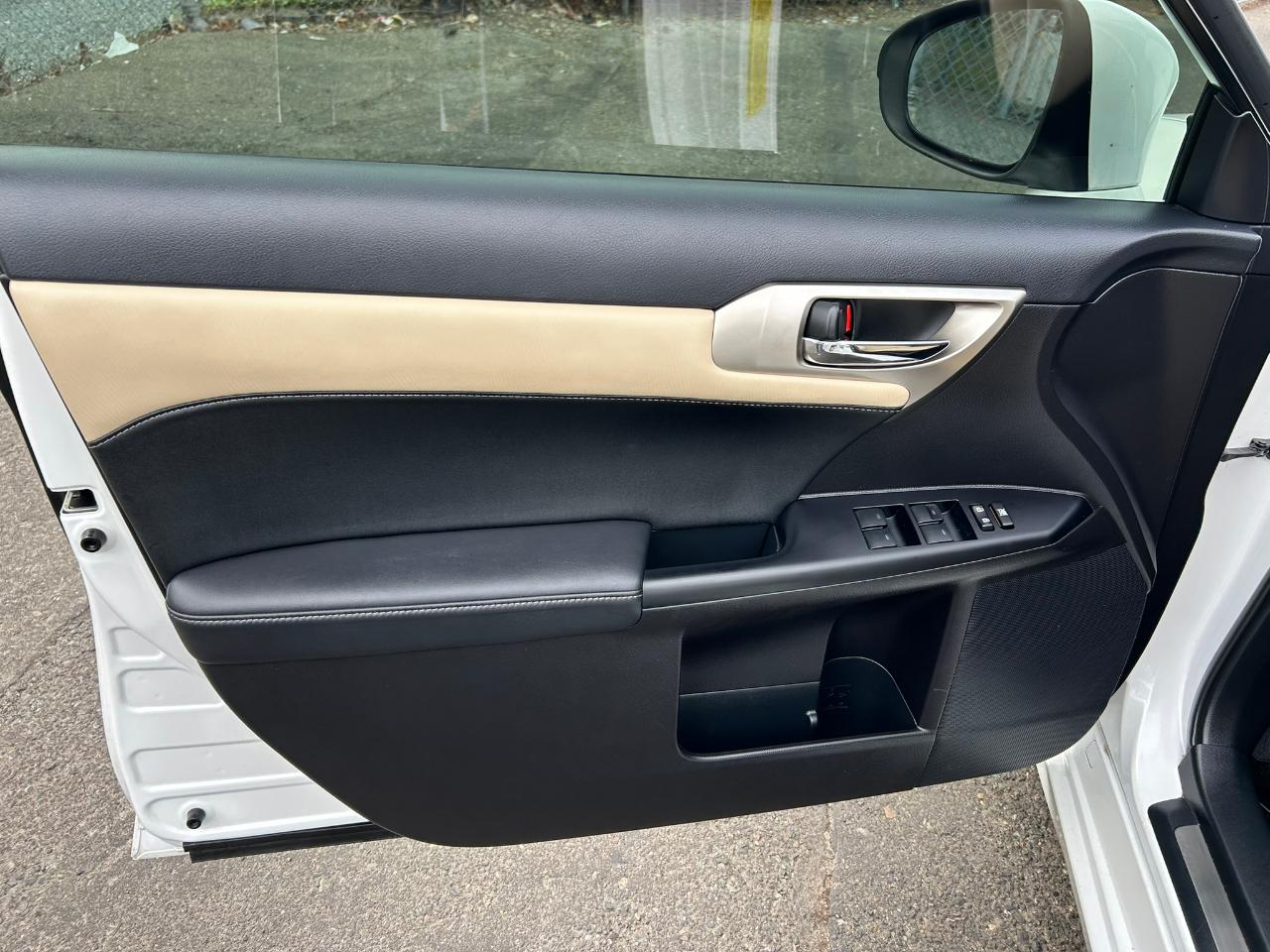 Lexus CT 200h Premium 2014