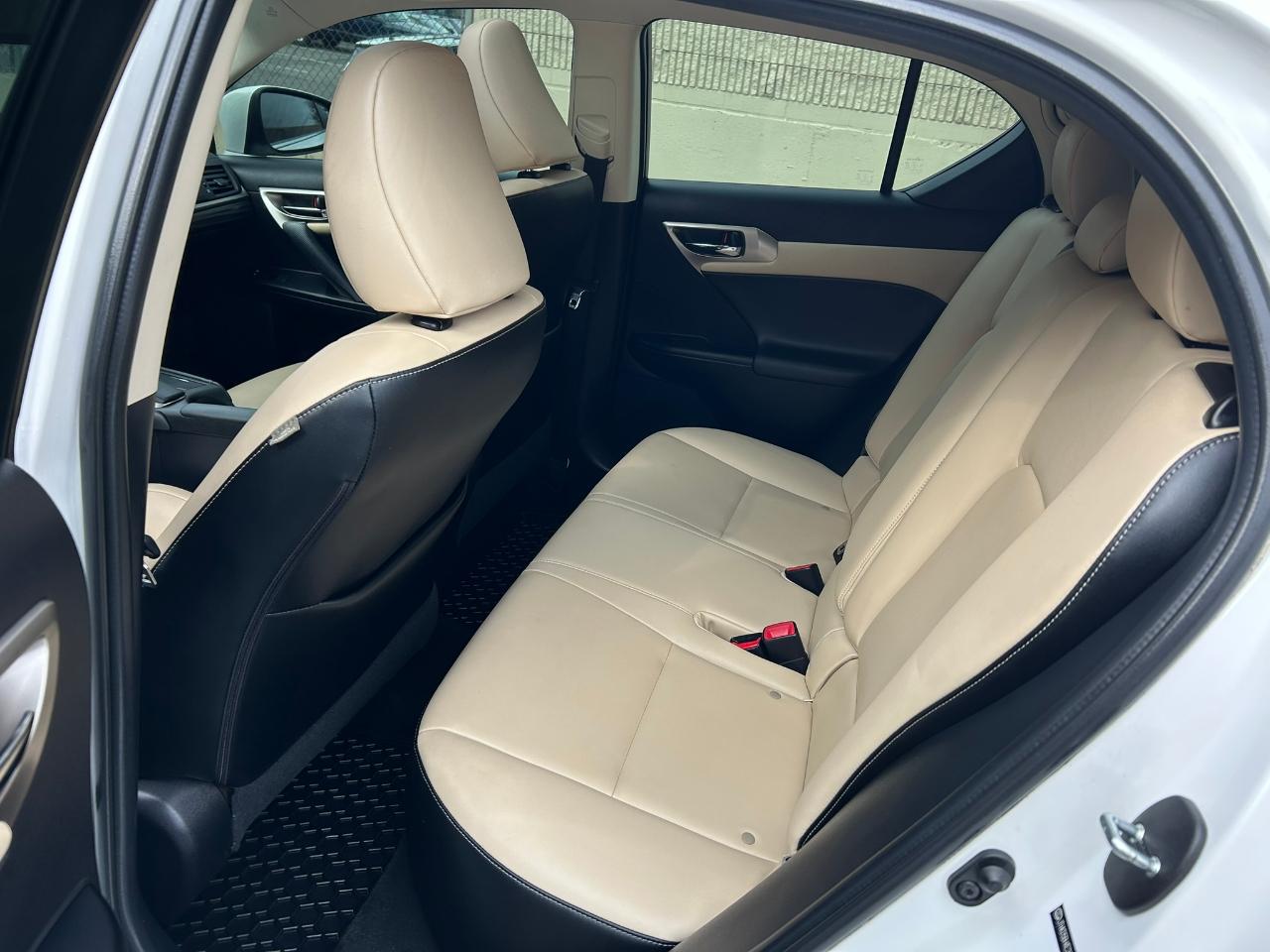 Lexus CT 200h Premium 2014