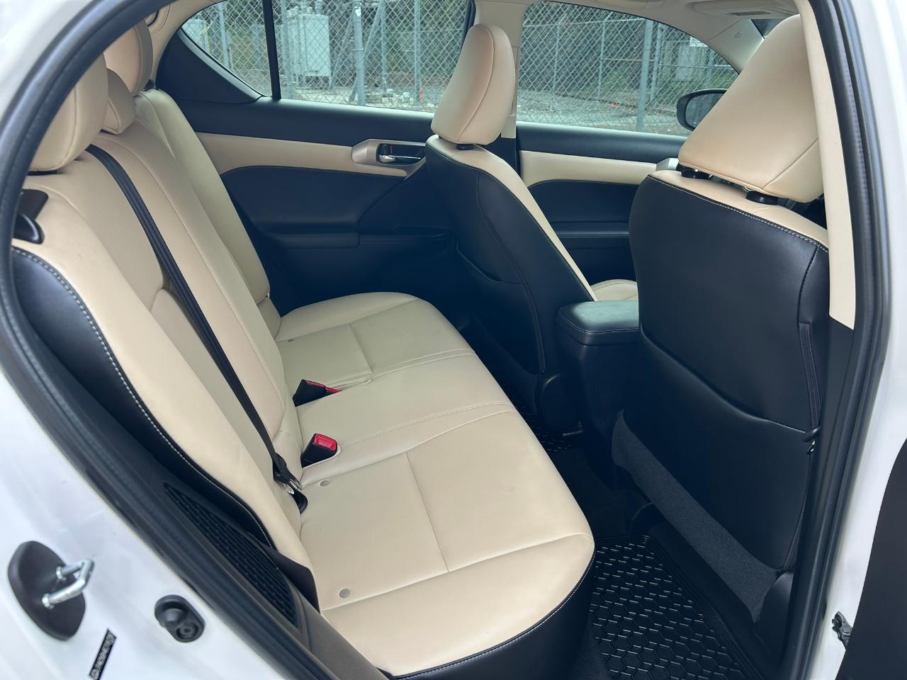 Lexus CT 200h Premium 2014