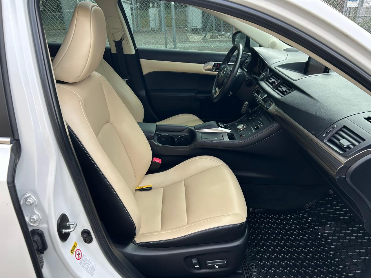 Lexus CT 200h Premium 2014