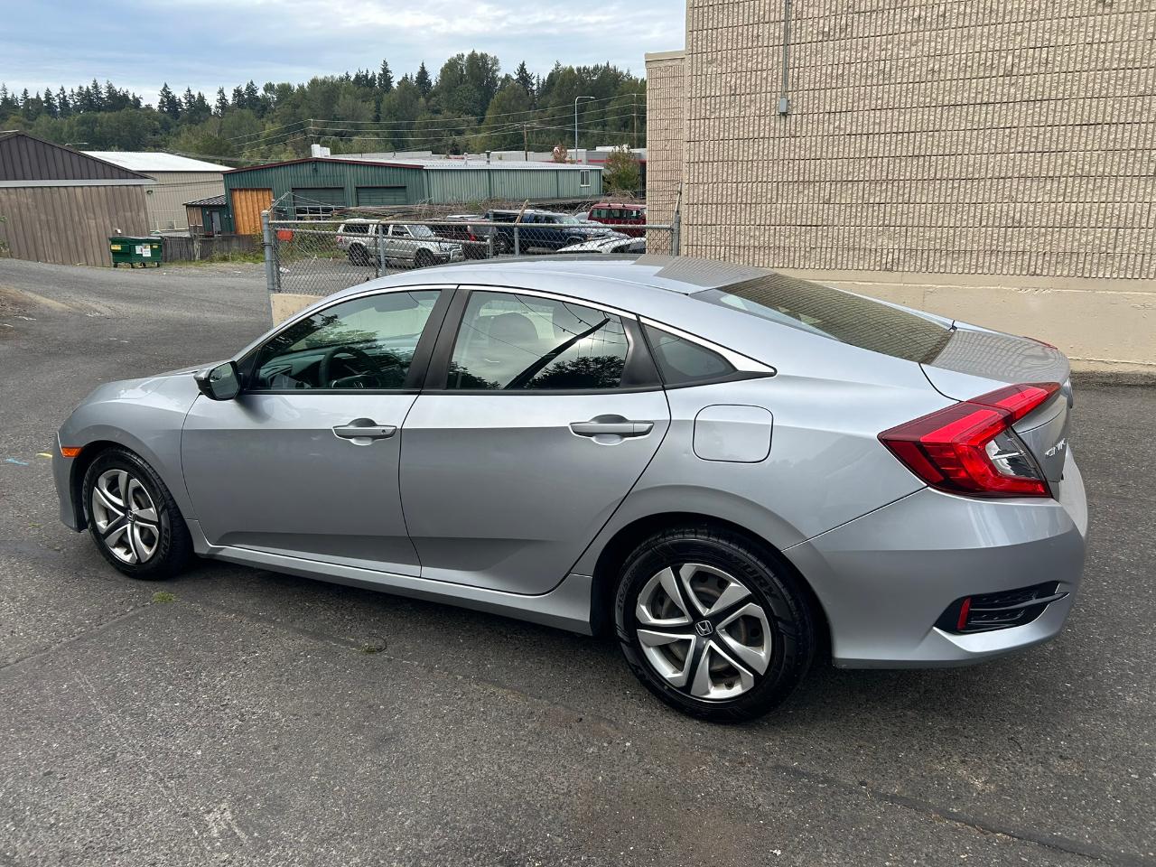 Honda Civic LX Sedan CVT 2017