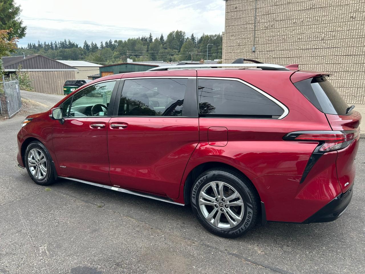 Toyota Sienna Platinum 7-Passenger AWD 2021