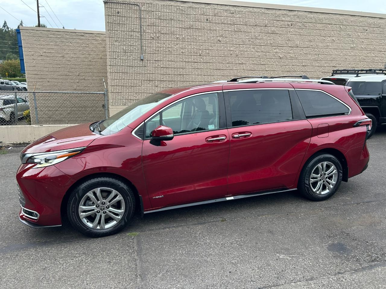 Toyota Sienna Platinum 7-Passenger AWD 2021