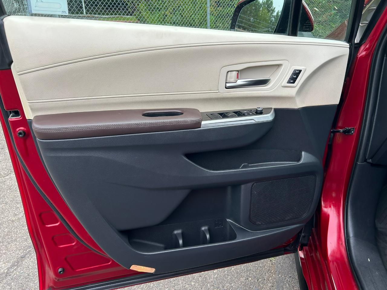 Toyota Sienna Platinum 7-Passenger AWD 2021