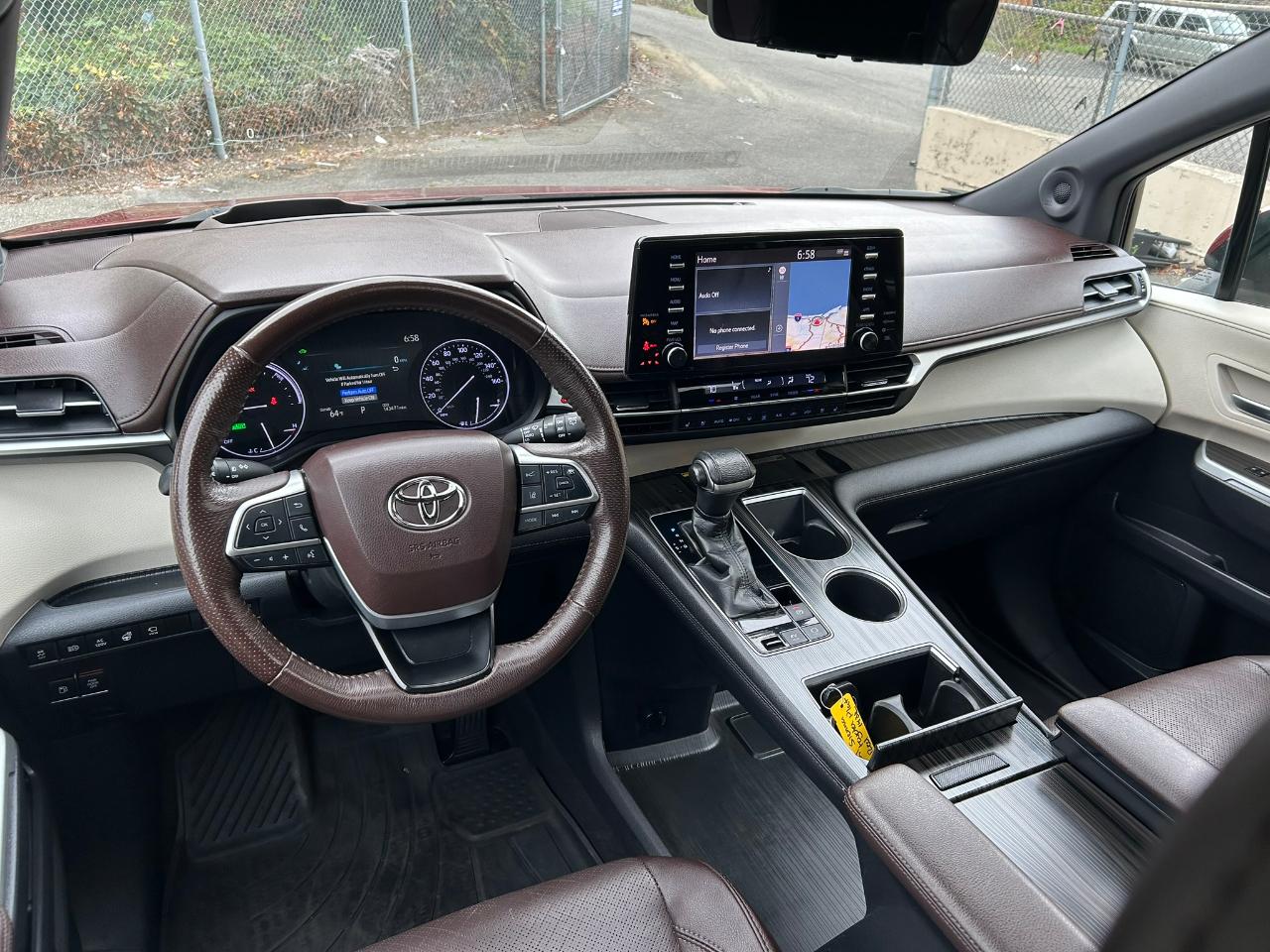 Toyota Sienna Platinum 7-Passenger AWD 2021