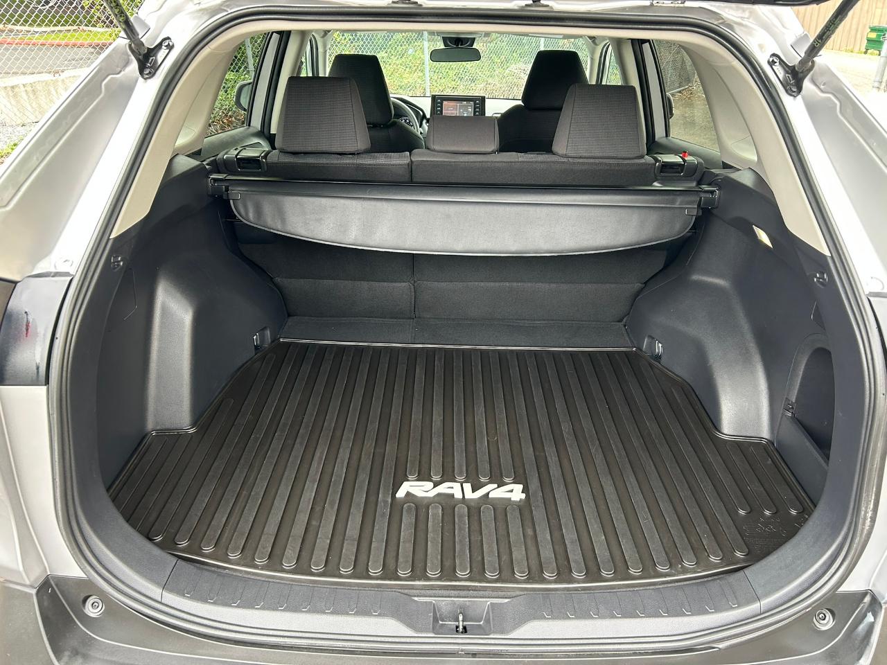 Toyota RAV4 Hybrid LE 2022